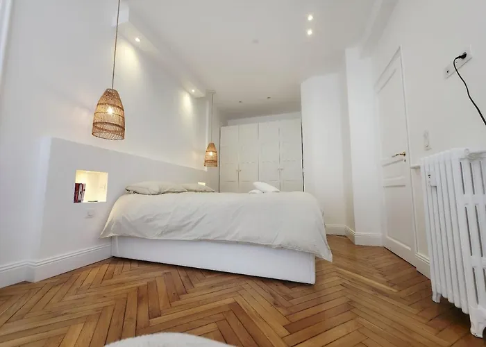 Loft Chic & Cosy * نيس